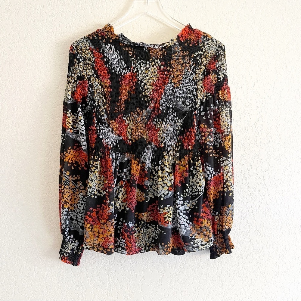 Anthropologie Akemi + Kin Adria Smocked top Floral Blouse Size Medium - Picture 7 of 11